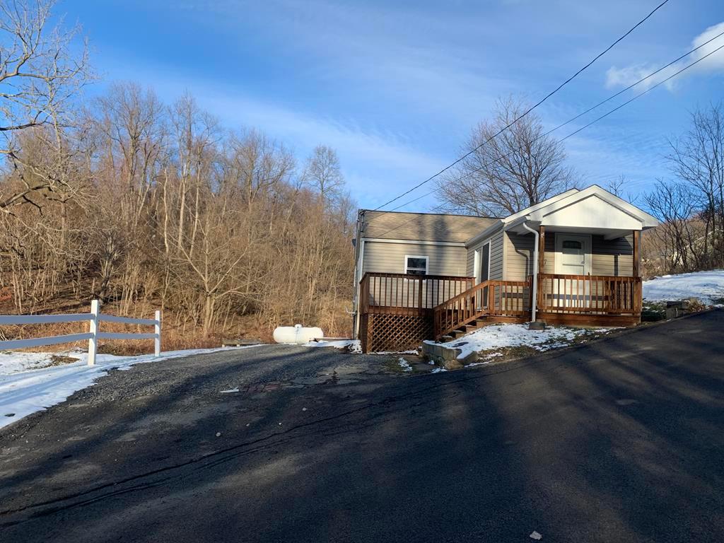 237 Turkeyfoot Rd, Lemont Furnace, PA 15456