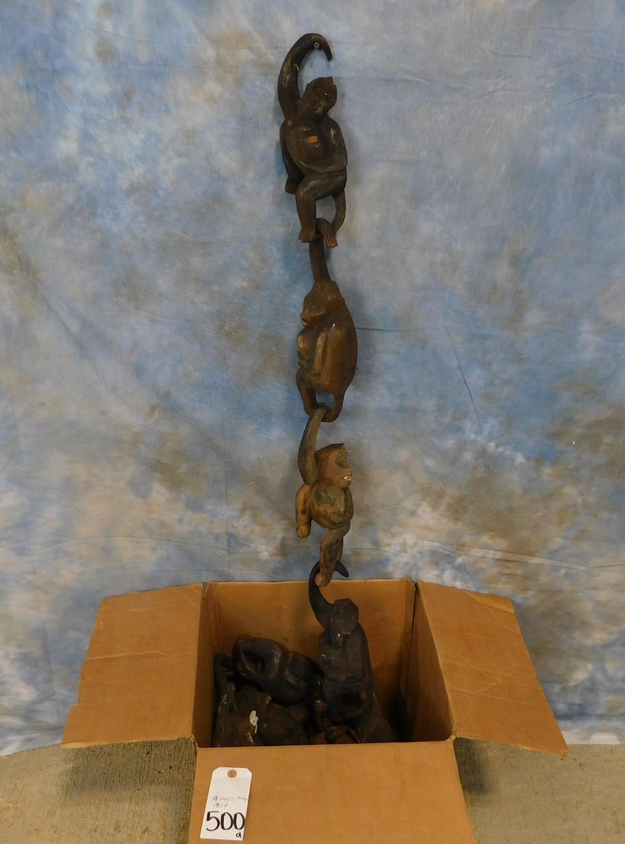 18 WOODEN HANGING MONKEYS (18x$)