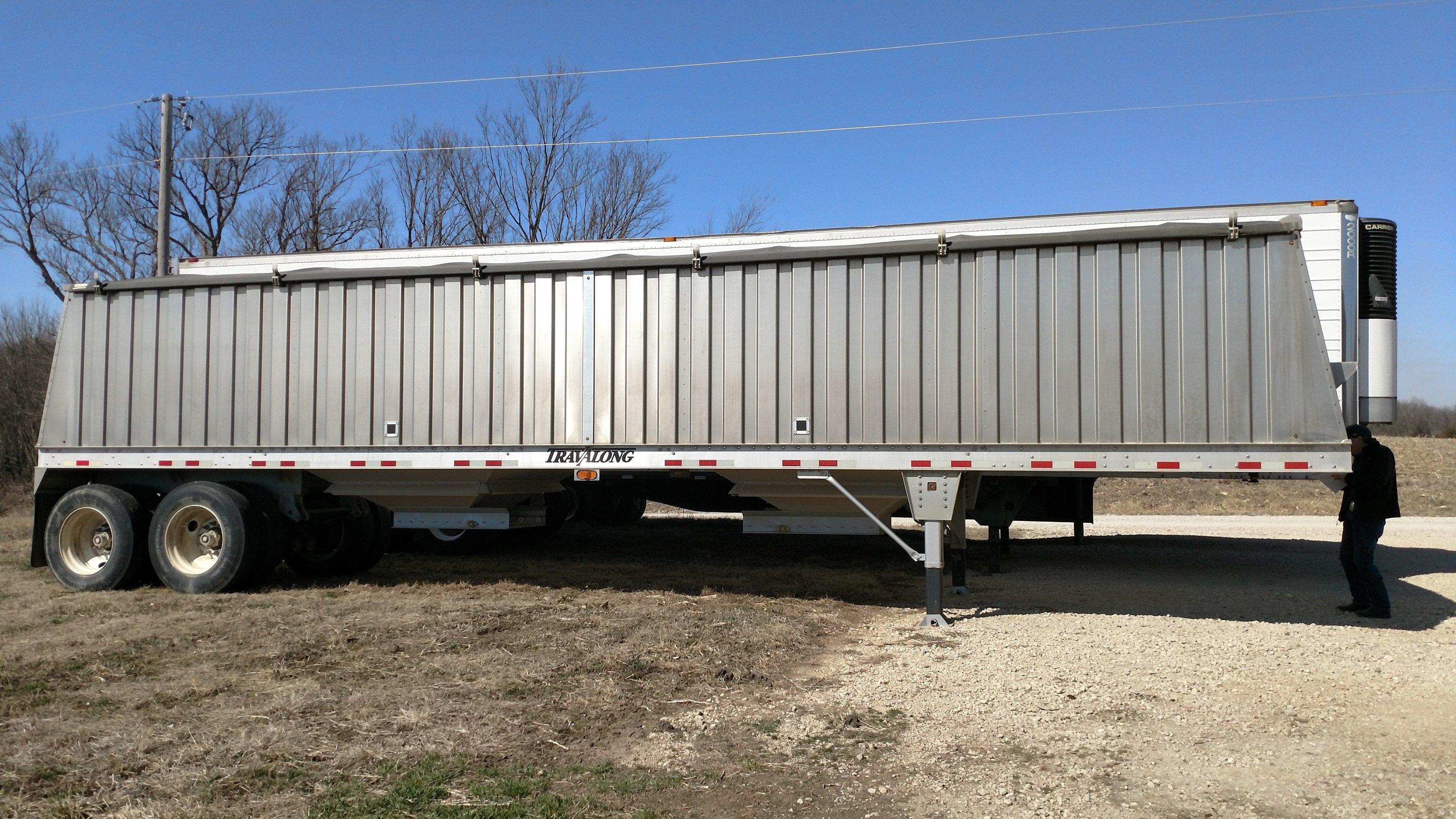 2011 Aluminum Travalong 38' grain trailer