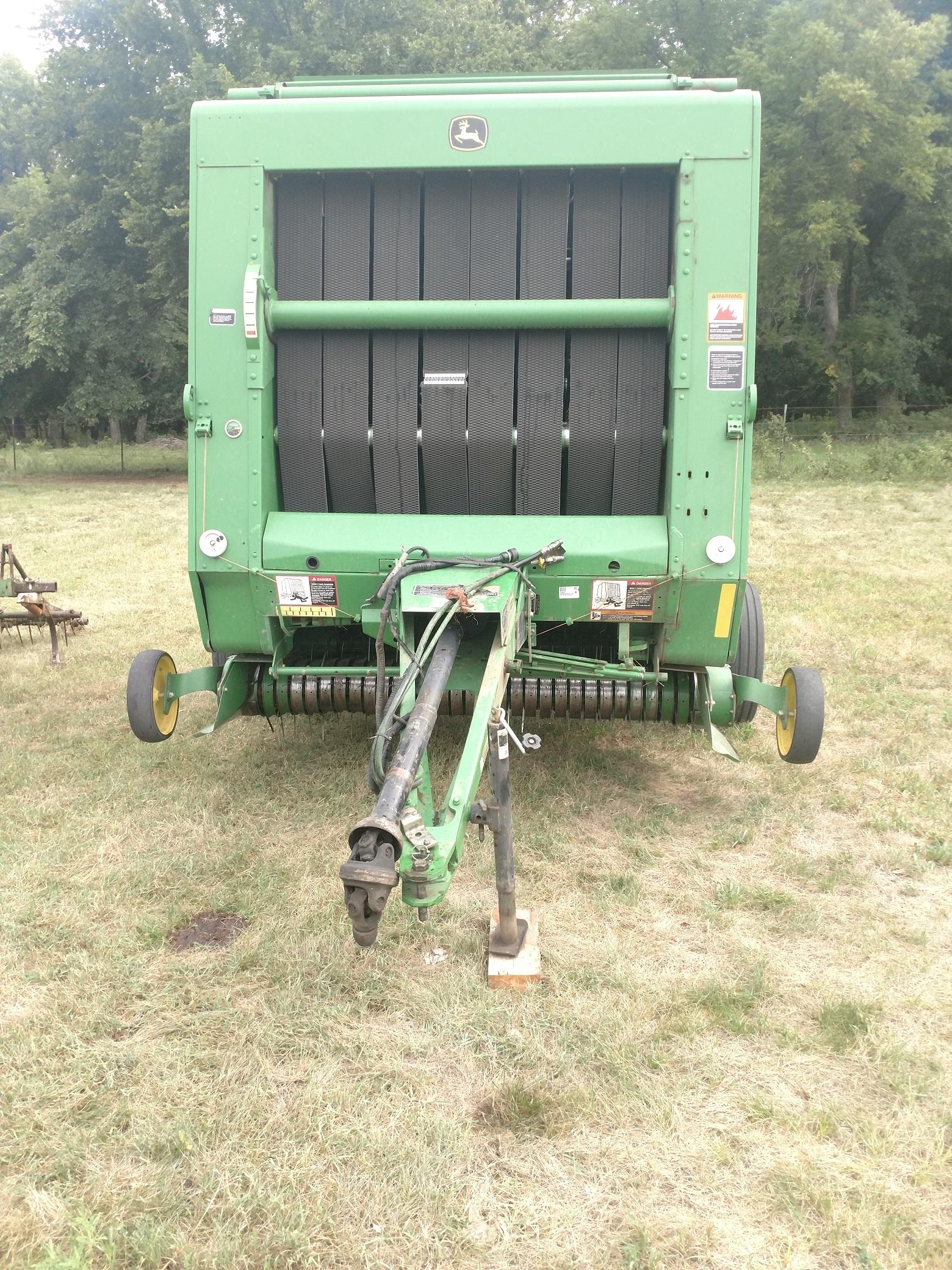 2004 John Deere 567 Mega Wide Round Baler w/ bale monitor