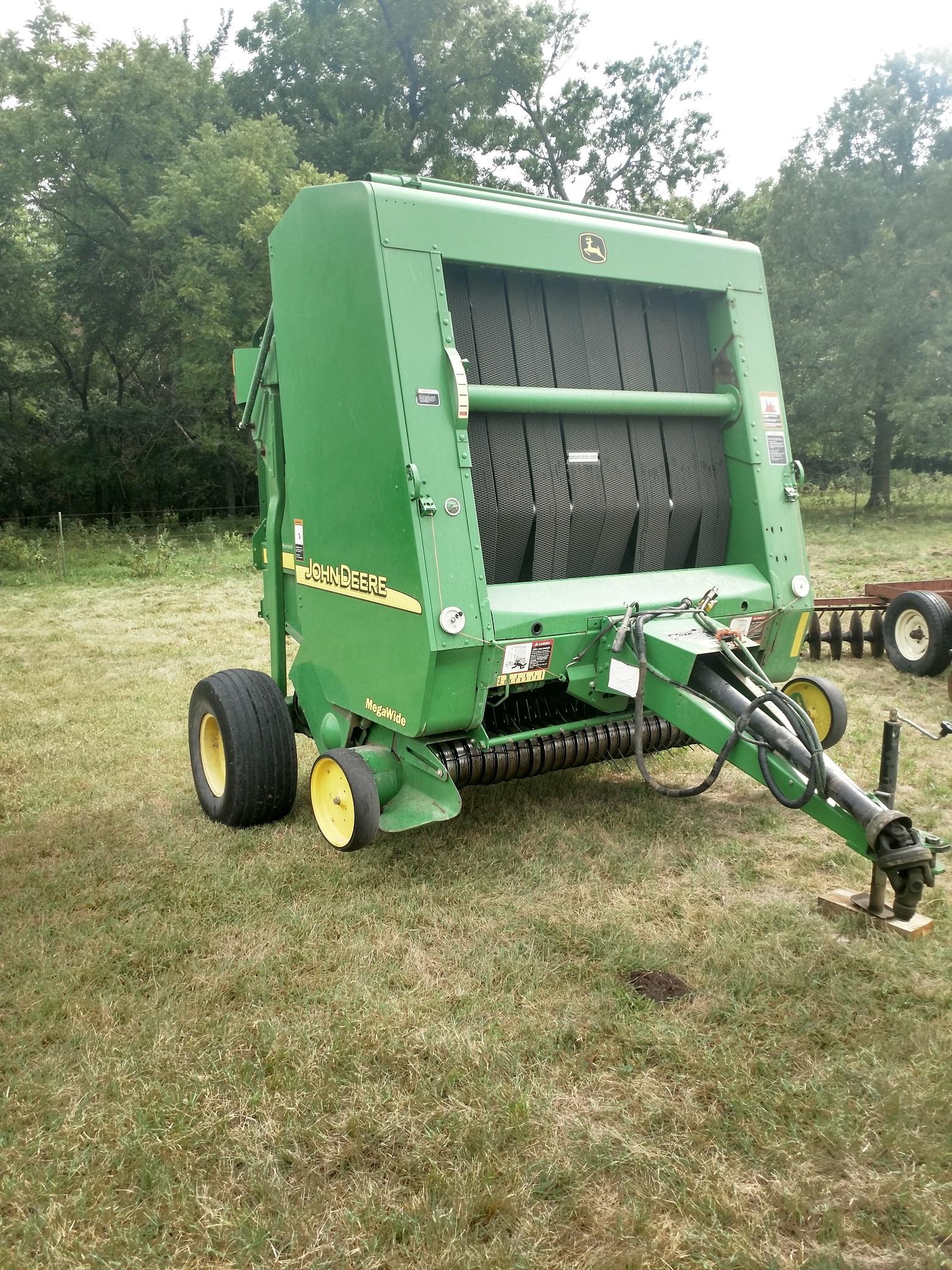 2004 John Deere 567 Mega Wide Round Baler w/ bale monitor