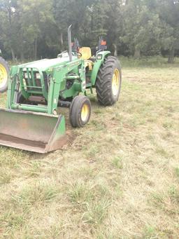 2002 5520 John Deere Tractor w/loader