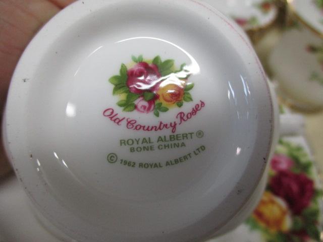 Old Country Roses Royal Albert Bone China