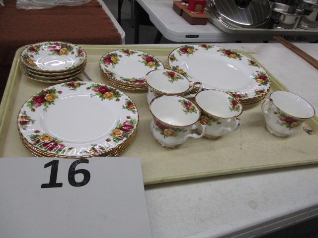 Old Country Roses Royal Albert Bone China