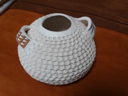 Acoma White Corrugated Pot w/ Handles