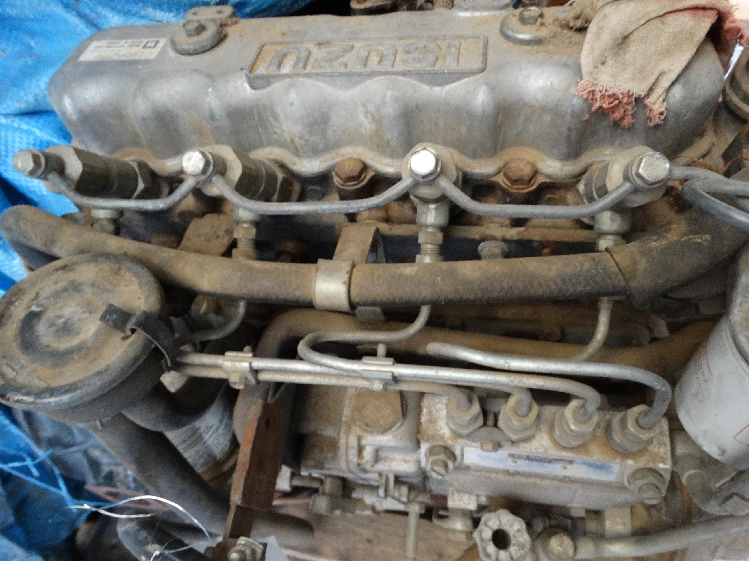 4 Cylinder Isuzu Diesel Engine