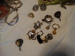 Costume Jewelry - Mixed pieces