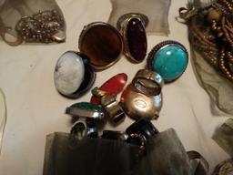 Costume Jewelry - Mixed pieces