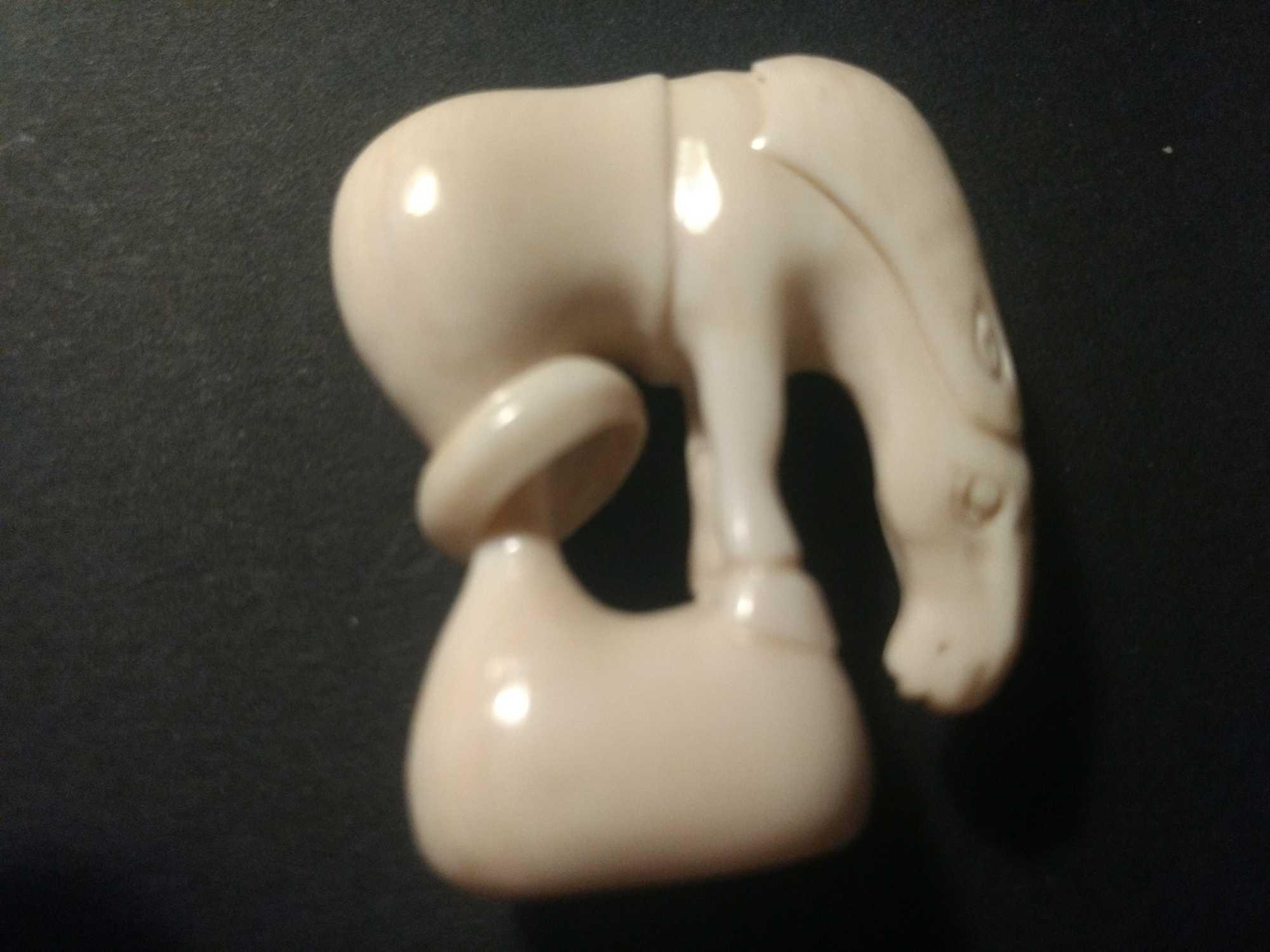 Fine Japanese Netsuke of a Horse Grazing