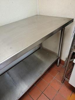 STAINLESS STEEL WORK TABLE