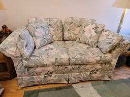 LOVE SEAT SECTIONALS