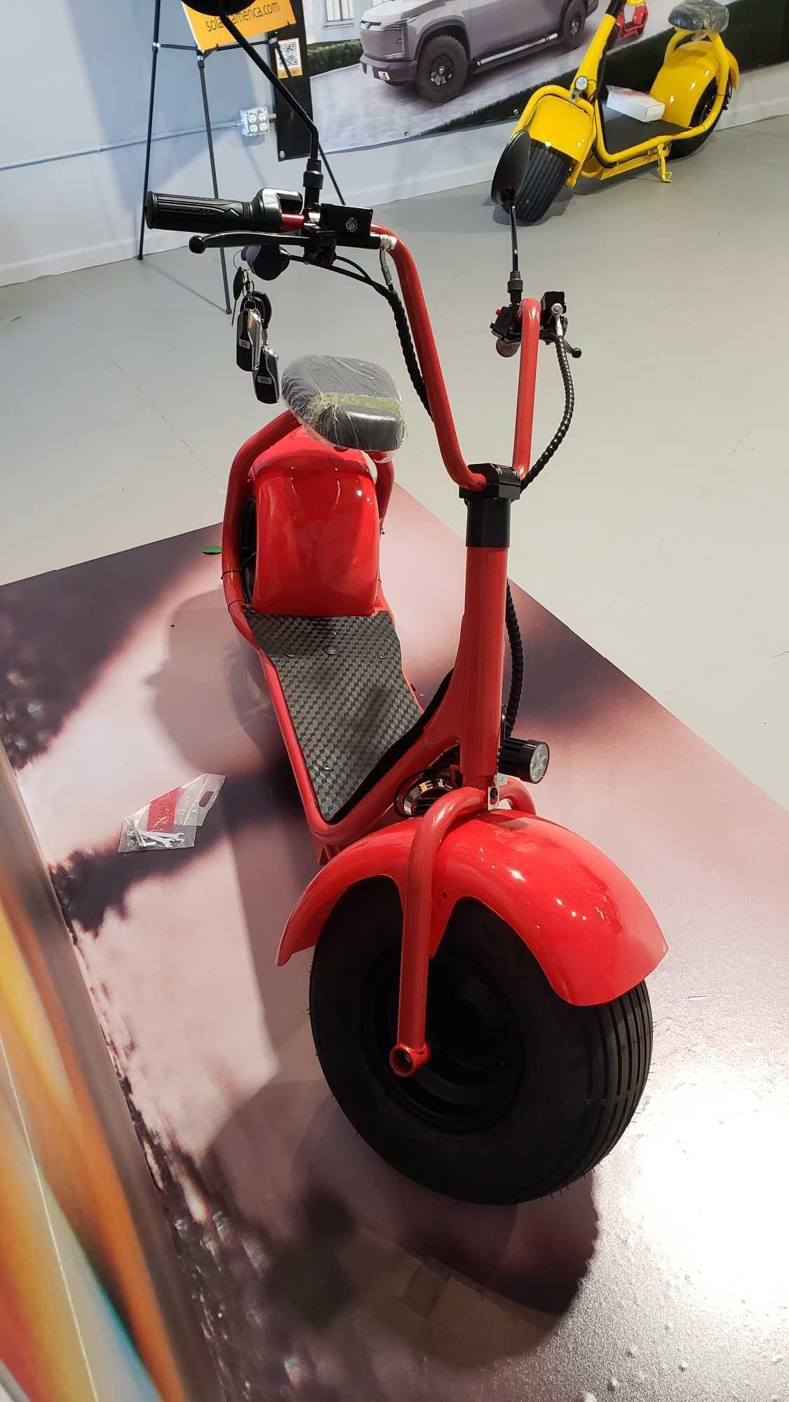 RED ZOOMER 1 ELECTRIC SCOOTER NEW IN BOX