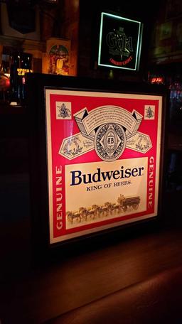 BUDWEISER LABEL LIGHT UP SIGN