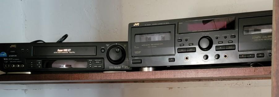 JVC DOUBLE CASSETTE & VCR