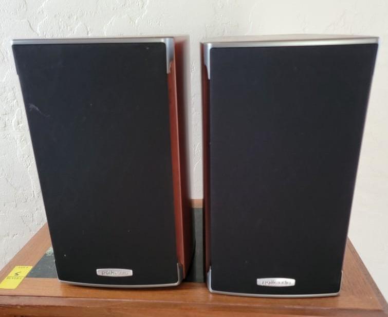 POLK AUDIO BOOKSHELF SPEAKERS & CENTER SPEAKER