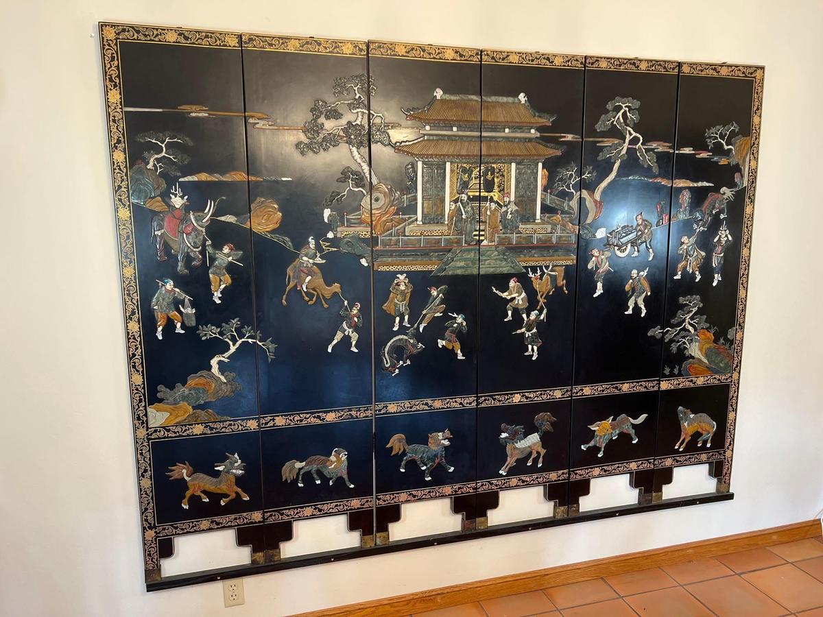 BLACK LACQUERED SIX PANEL SCREEN
