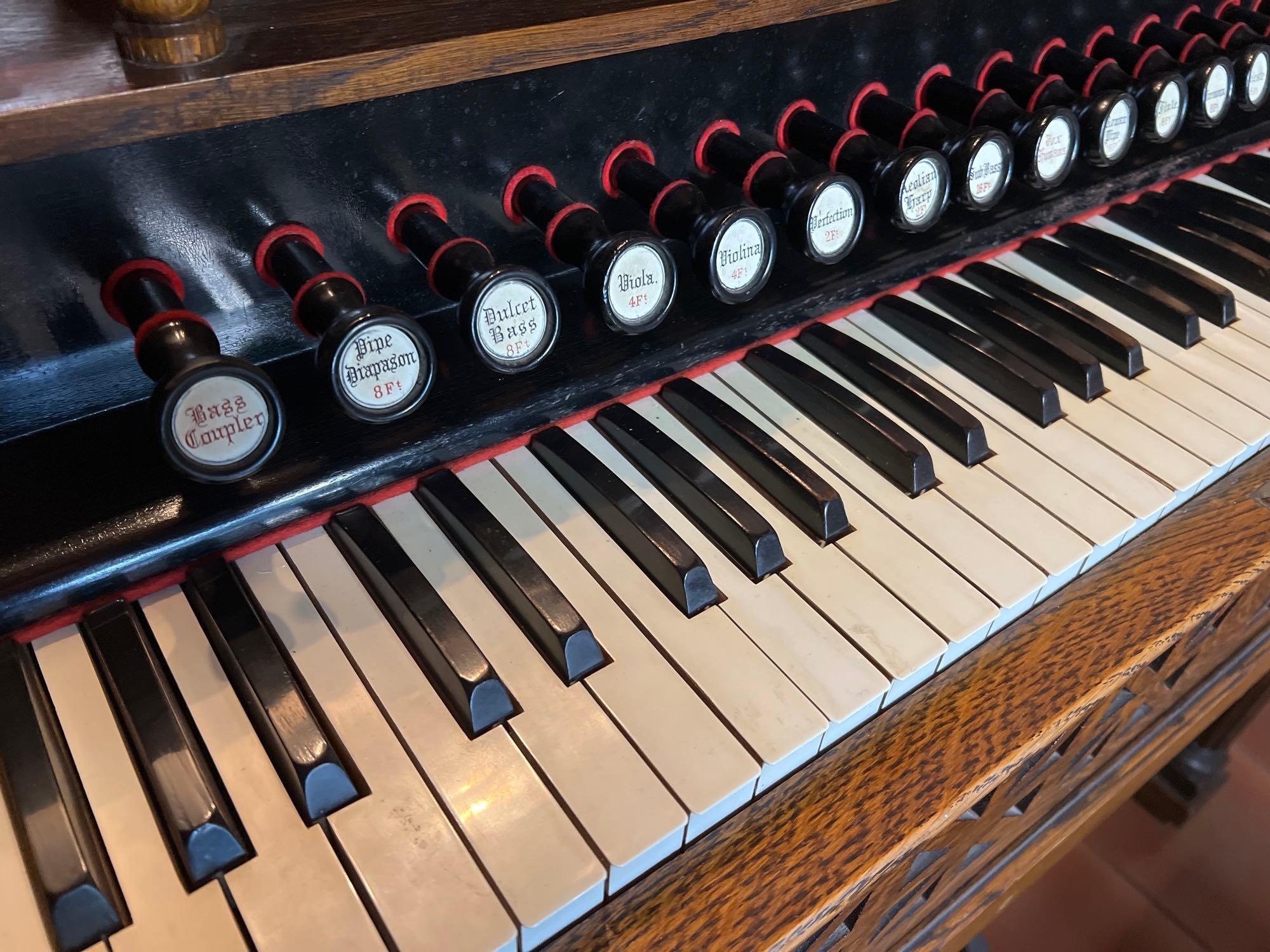 WILLIAMS - PIPE TONE ORGAN