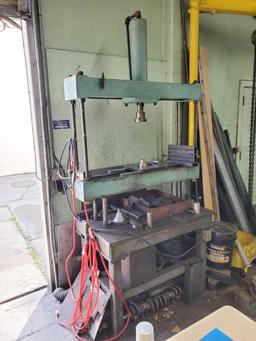 HYDRAULIC BROACH PRESS