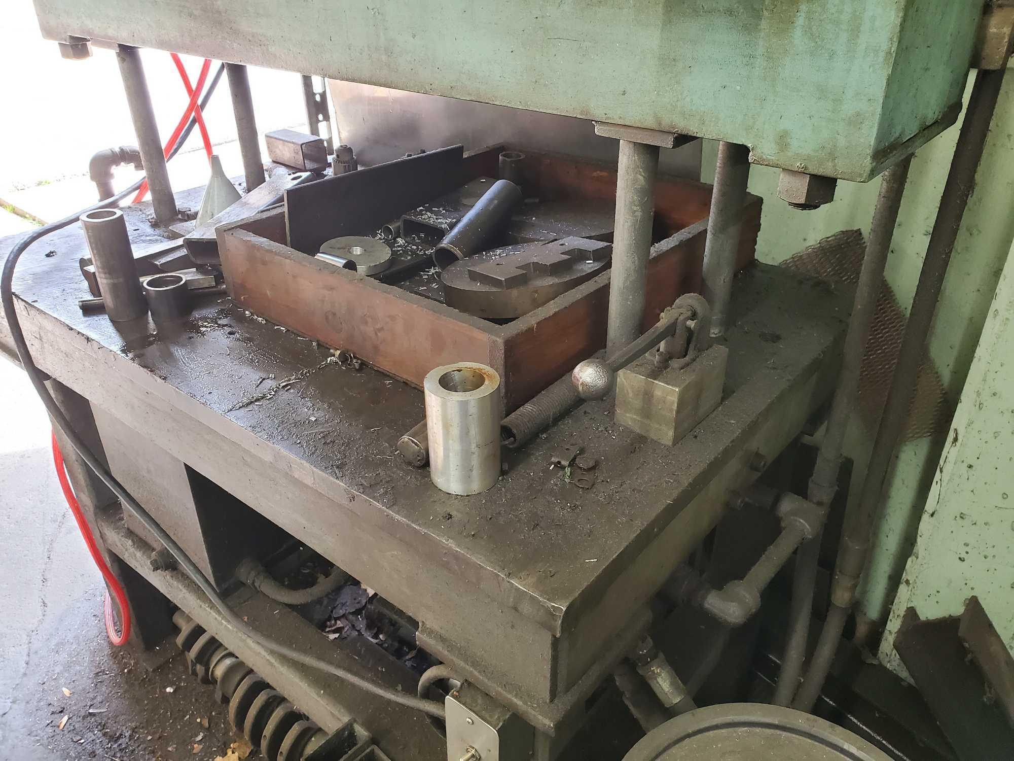 HYDRAULIC BROACH PRESS