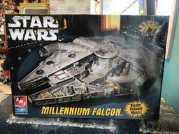 Star Wars Millenium Falcon Deluxe Cutaway Model - NIB