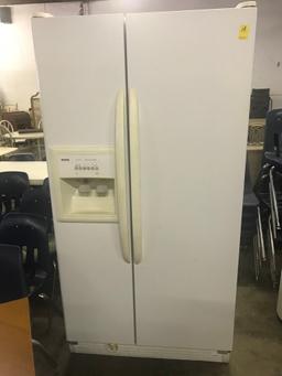 Kenmore side by side refrigerator/freezer (lot 16)