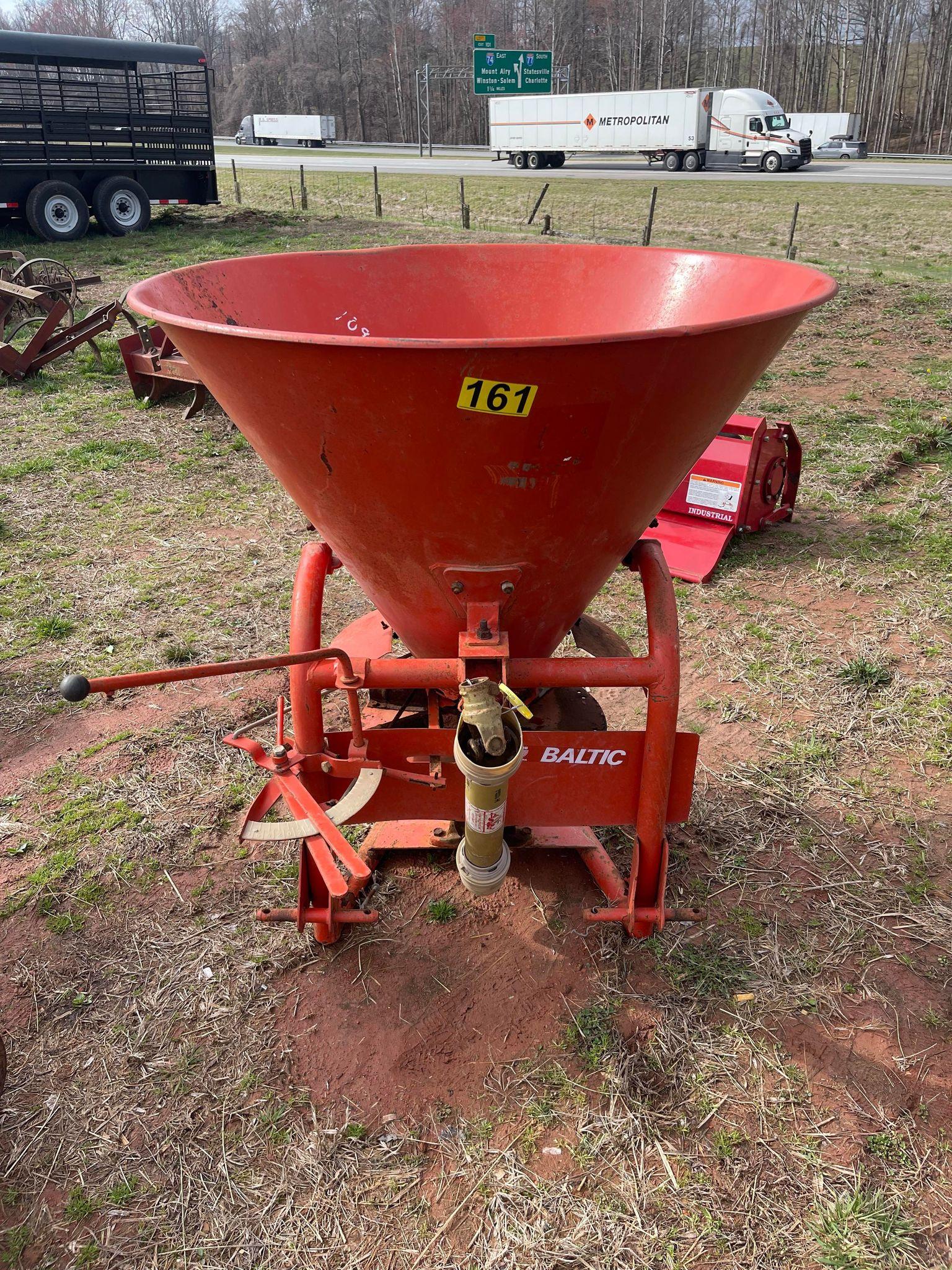 BALTIC FERTILIZER SPREADER