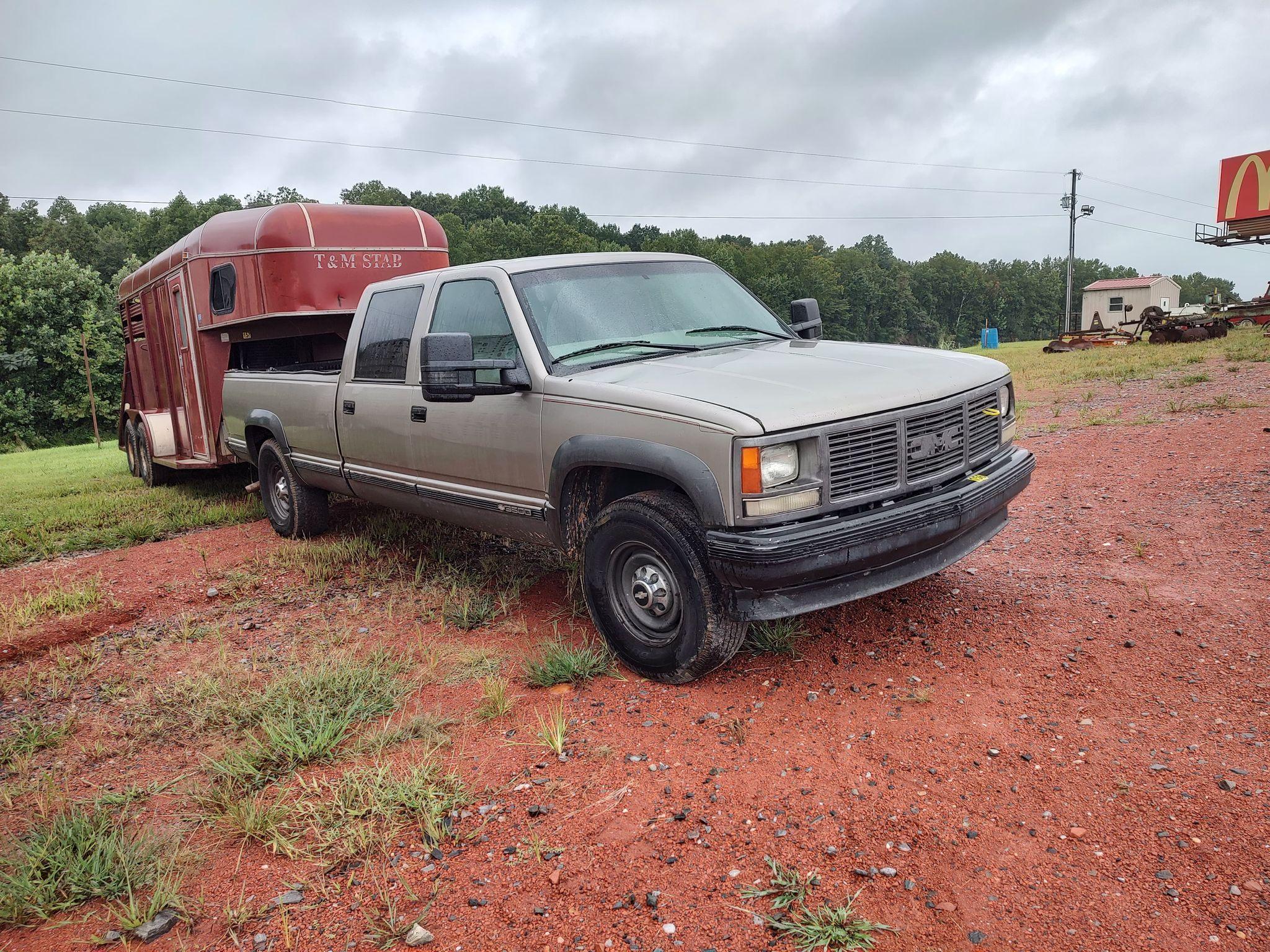 2000 MODEL CHEVY 3500 TRUCK, 432,888 MILES. HAS TITLE