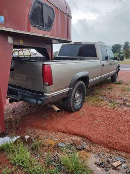 2000 MODEL CHEVY 3500 TRUCK, 432,888 MILES. HAS TITLE