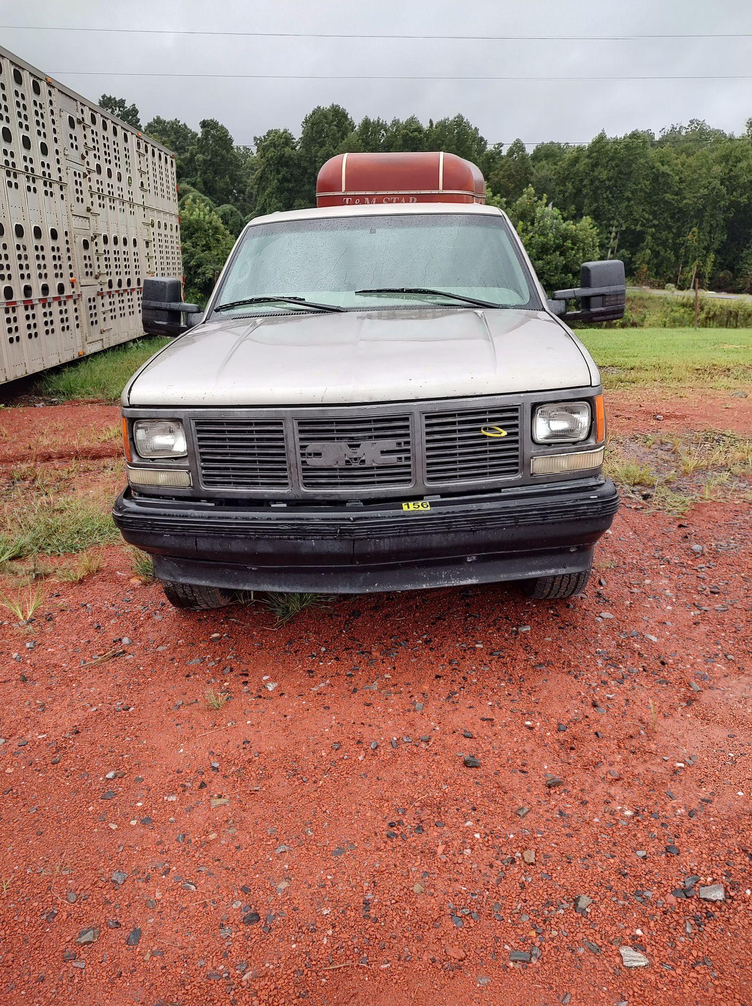 2000 MODEL CHEVY 3500 TRUCK, 432,888 MILES. HAS TITLE