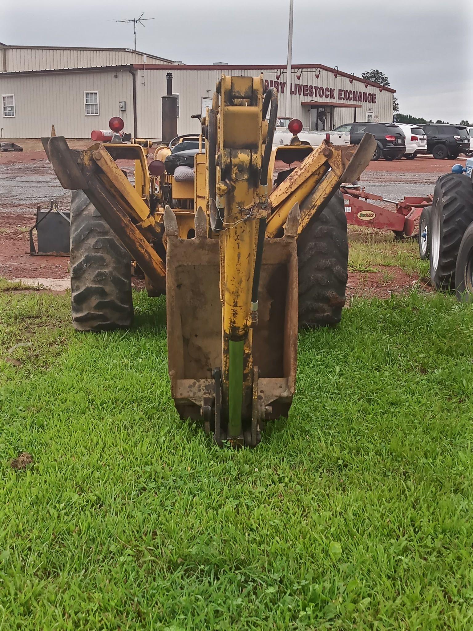 FORD BACKHOE 235.3 HOURS