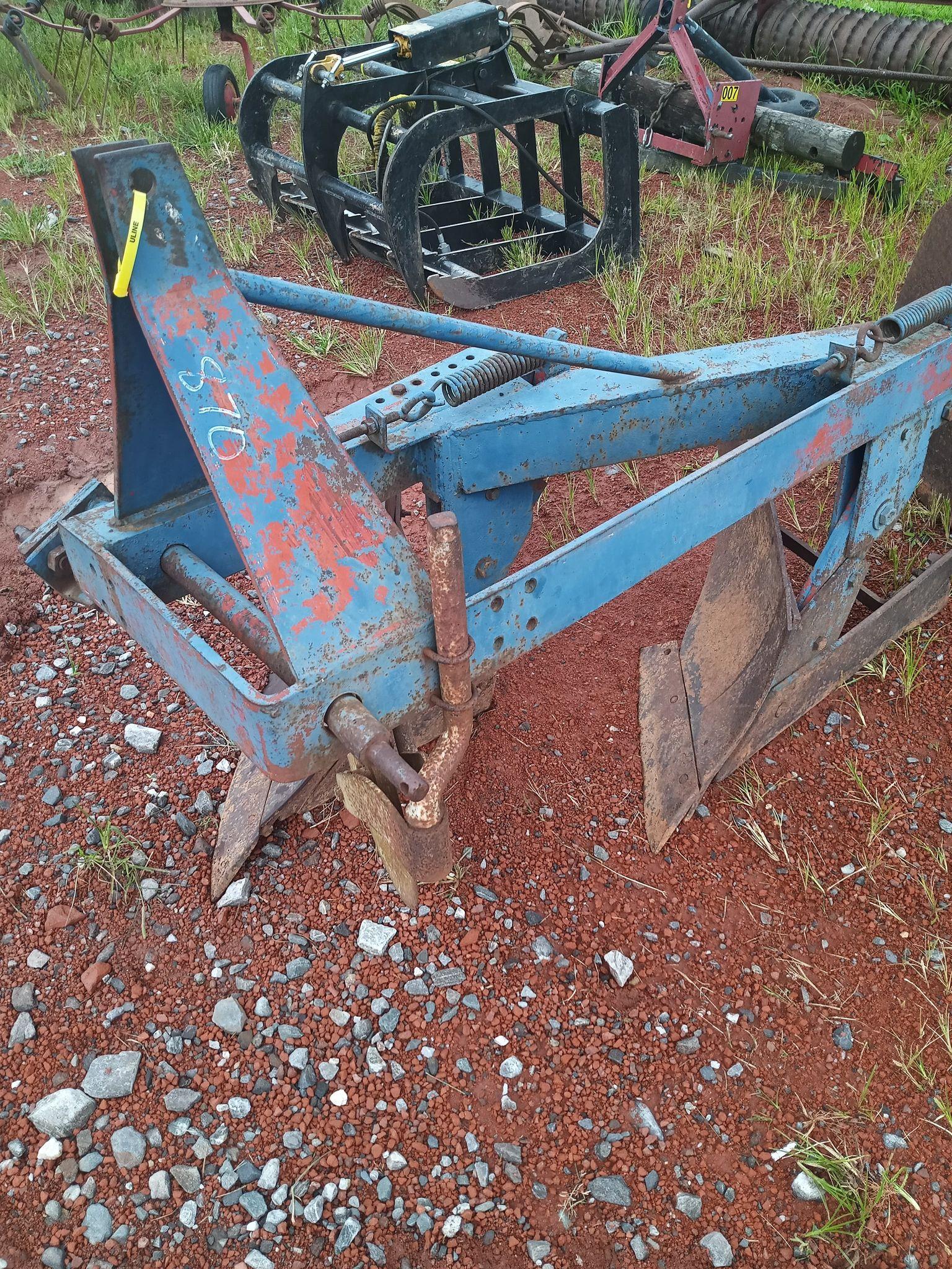 2 BOTTOM FORD PLOW