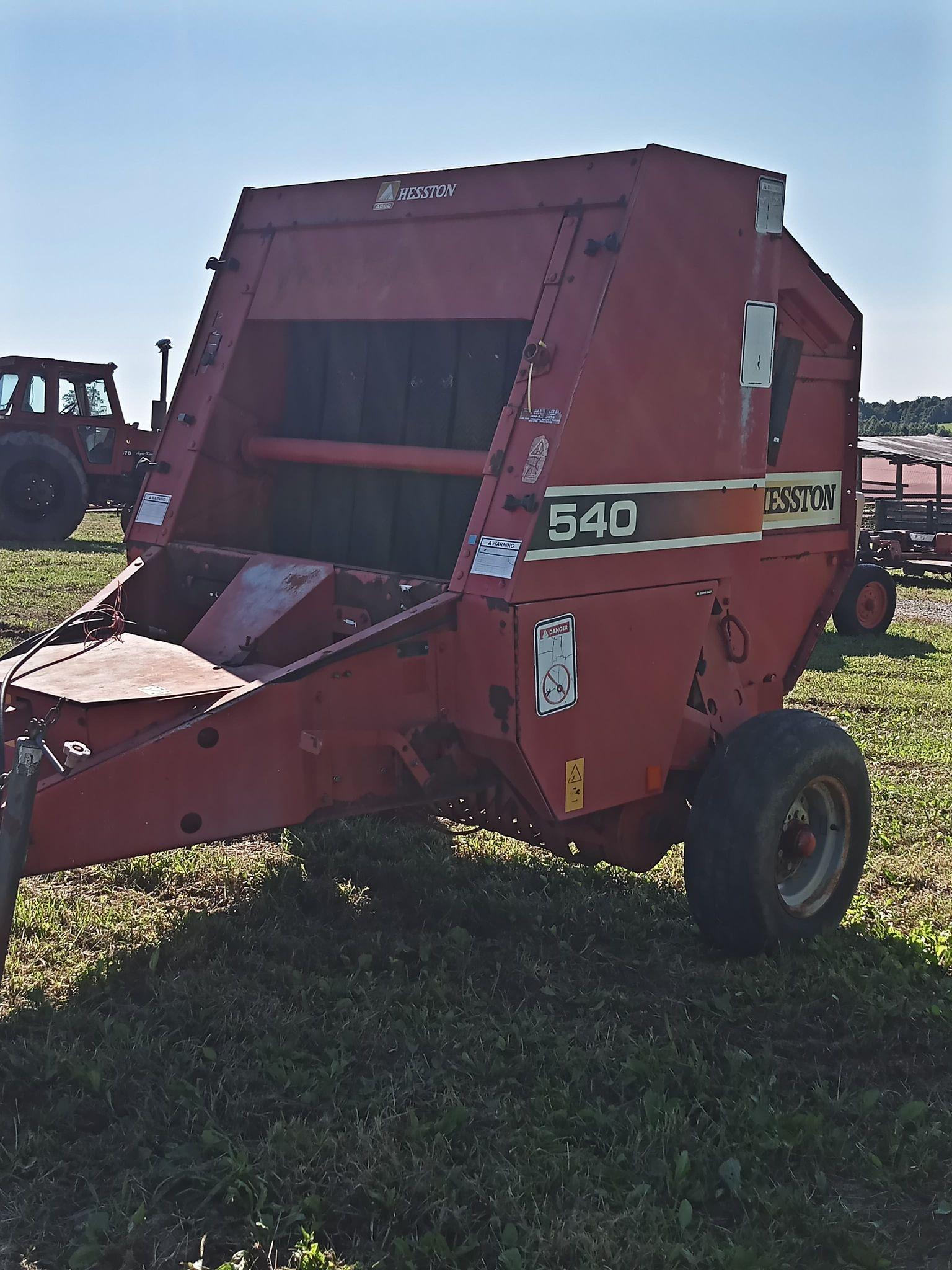 HESSTON 540 BALER 4X4