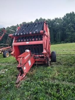 HESSTON 5500 ROUND BALER- WORKS AND RUNS AS IT SHOULD