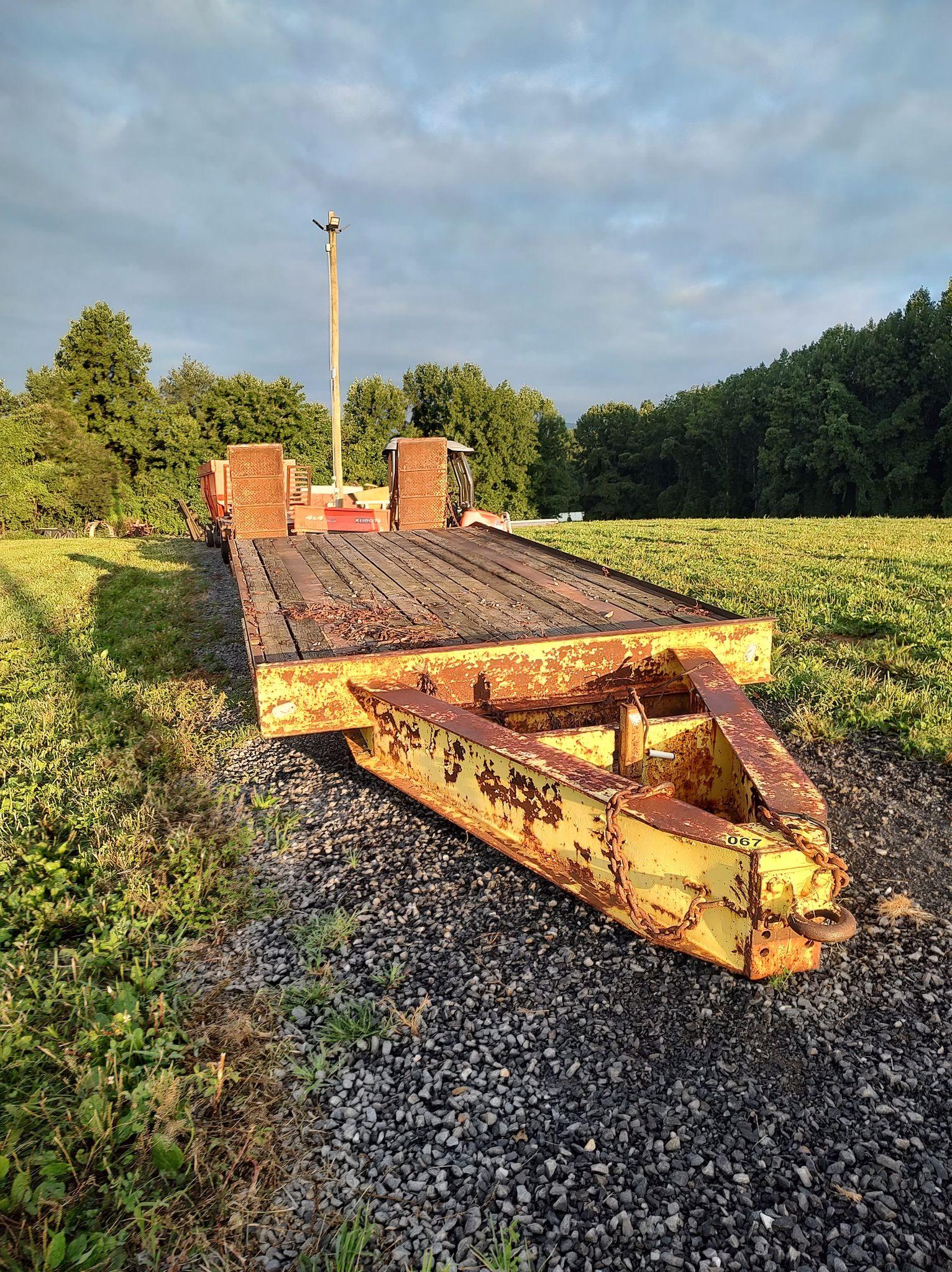 DUAL AXLE FLAT DECK TRAILER - YELLOW W/ PINTLE HITCH AND RAMPS