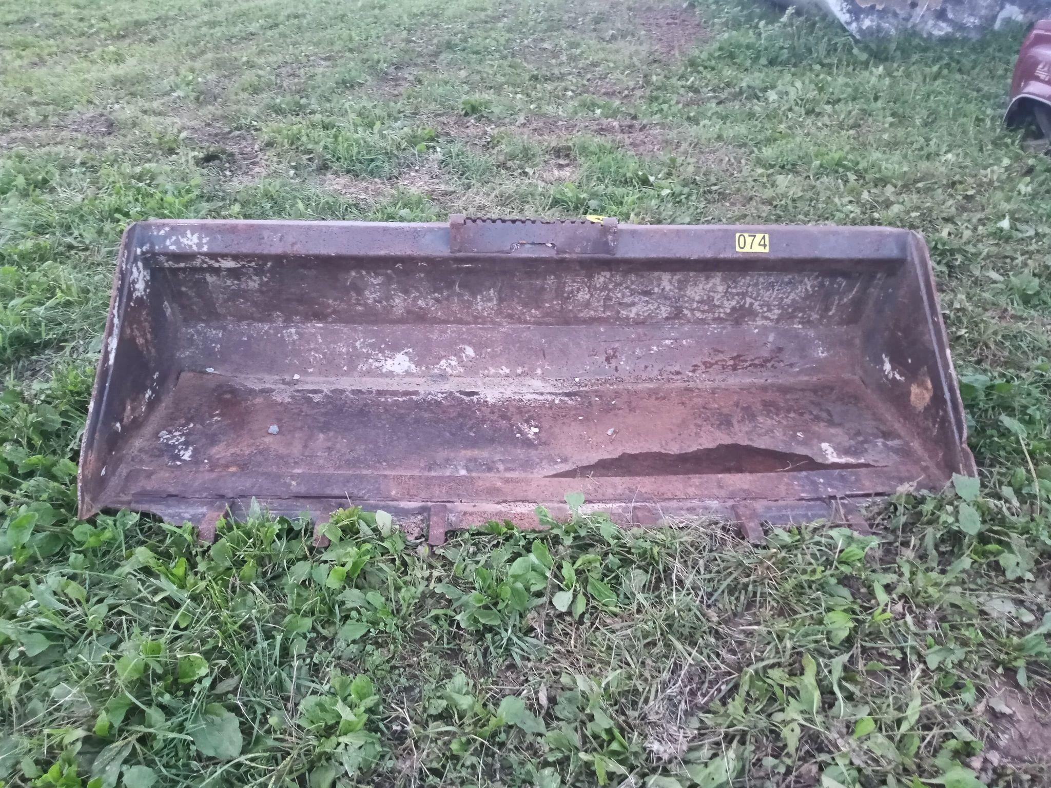 SKID STEER QUICK ATTACH BUCKET