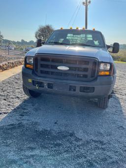 2007 MODEL WHITE F-450 POWER STROKE DIESEL - NEW BED