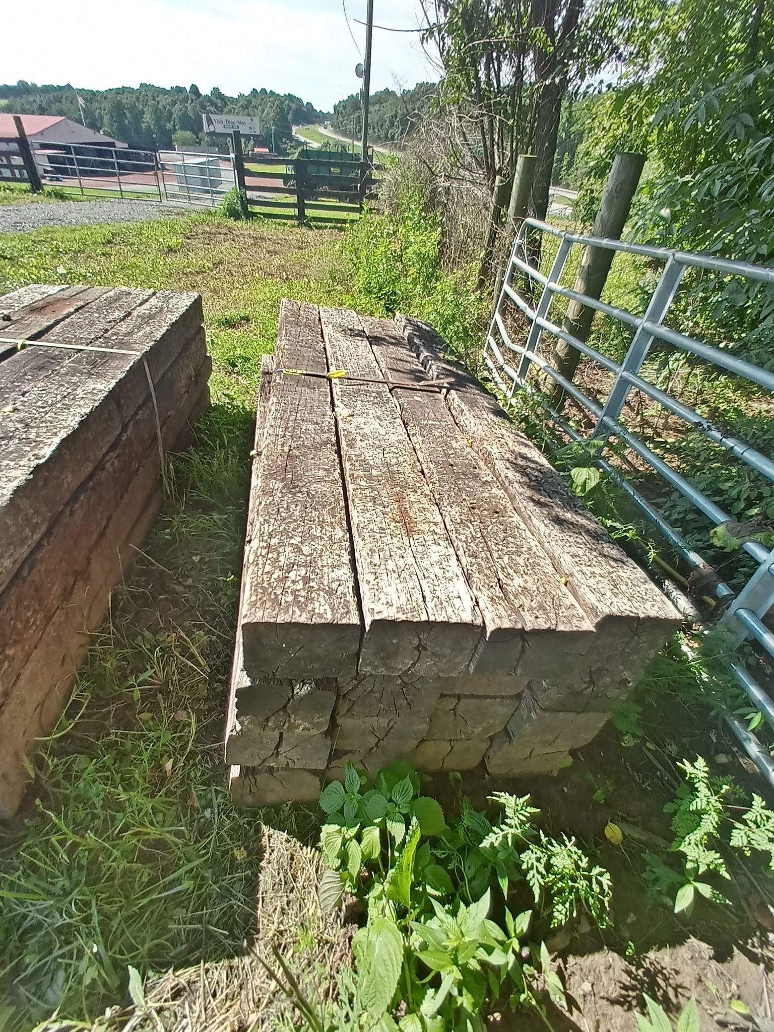 BUNDLE OF RAILROAD TIES (16 TOTAL)