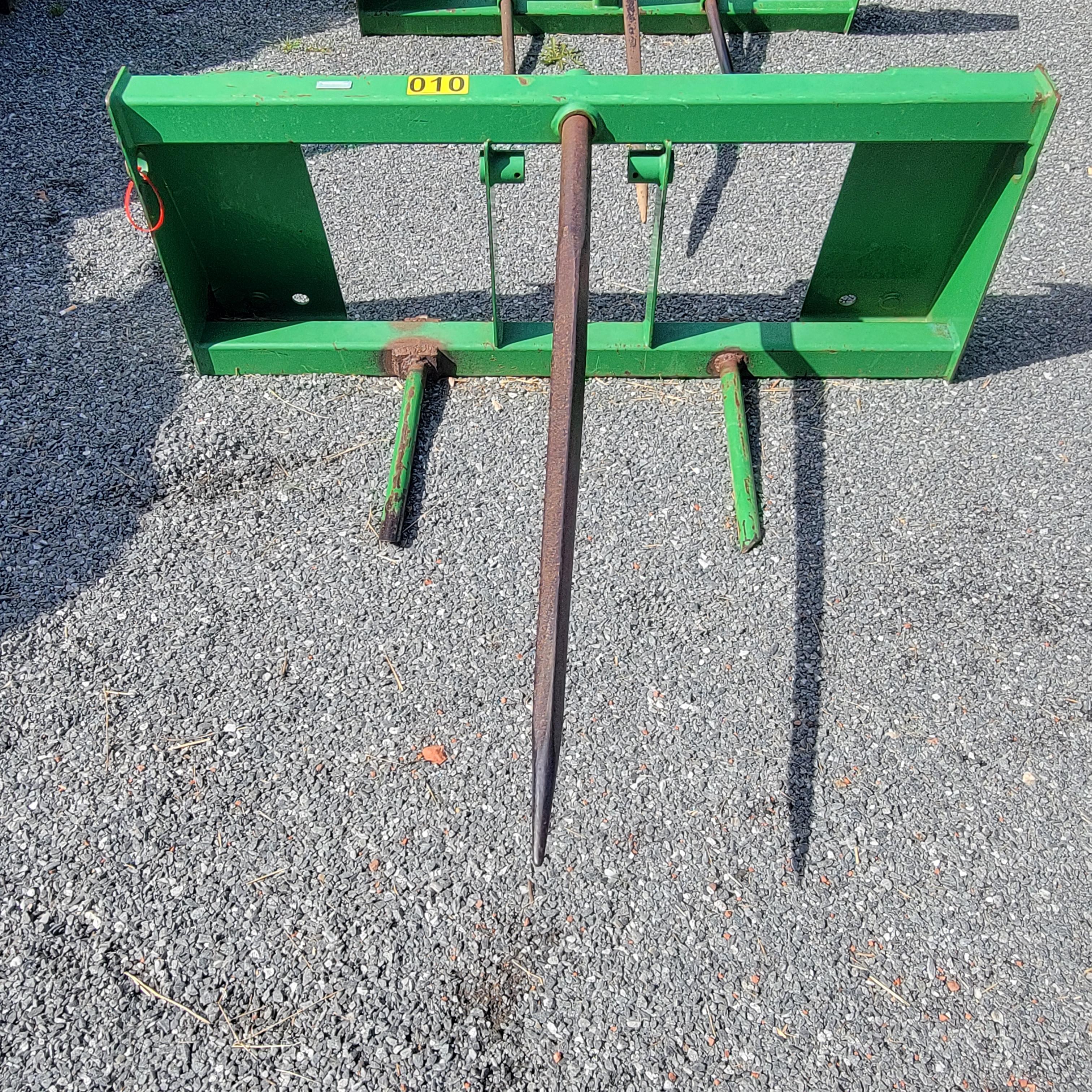 JOHN DEERE 541 HAY SPEAR - ONE OWNER