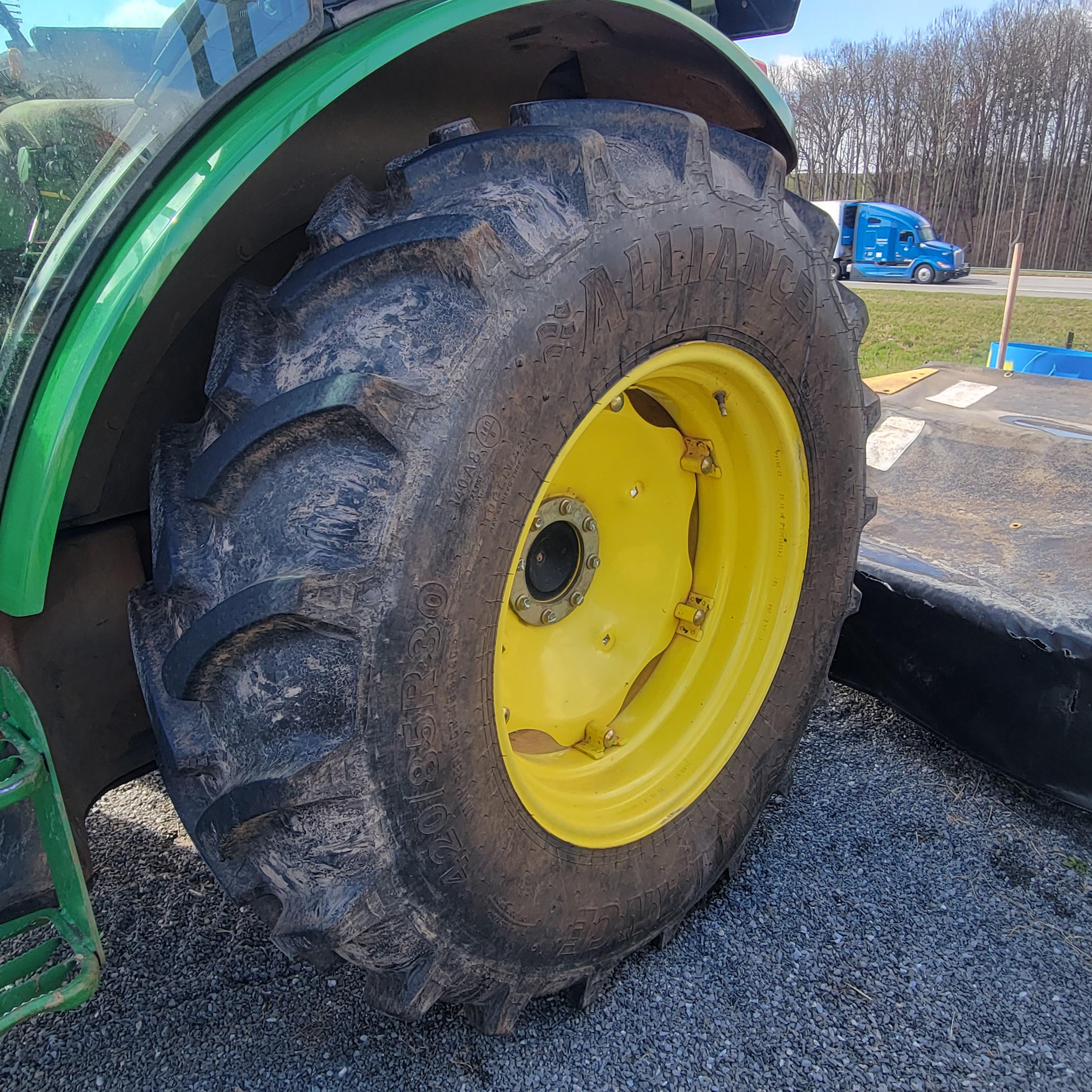 JOHN DEERE 5420 CAB TRACTOR W/ 541 LOADER - 4127 HOURS - (2 OPERATORS MANUALS IN OFFICE) - ONE OWNER