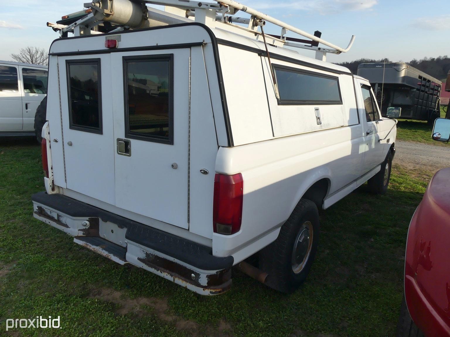 95 FORD F250 GAS 194,000 MILES W/ WORKBED *BRINGING TITLE*