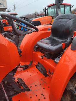 KUBOTA L4701 W/ LA765 LOADER - 470 HOURS