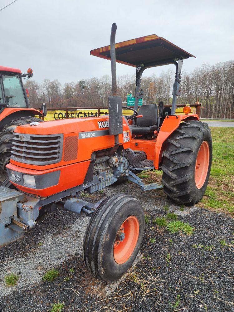 KUBOTA M4900 2WD TRACTOR 850 HOURS