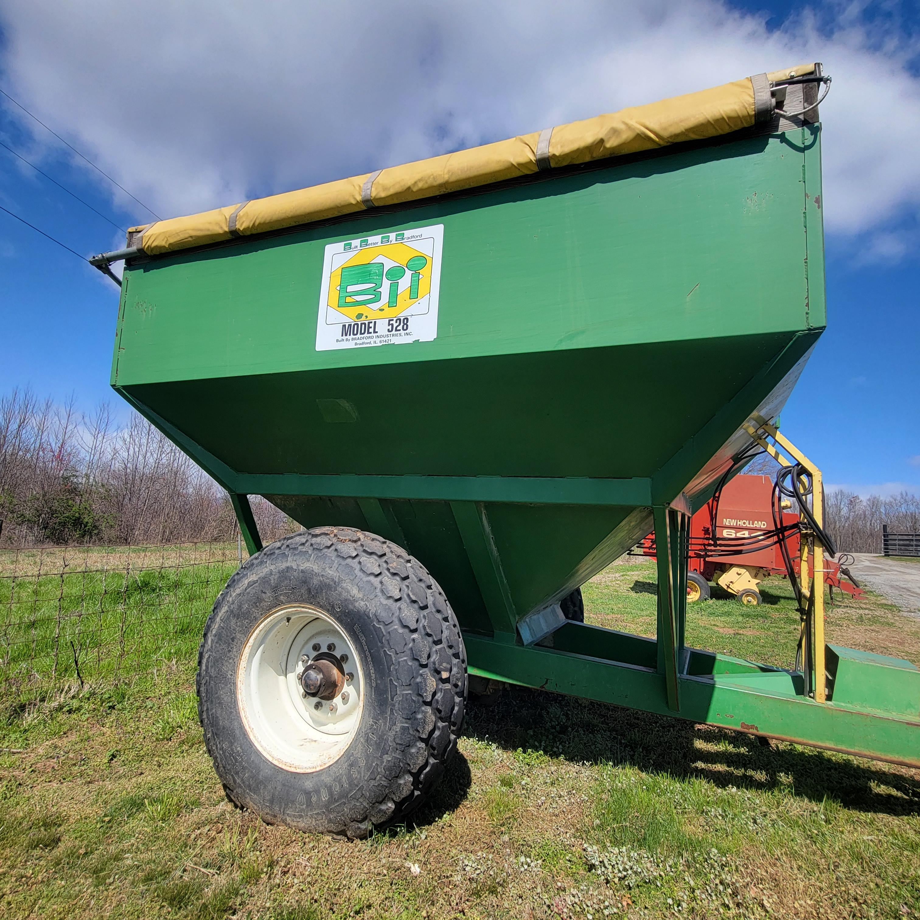 BII MODEL 528 GRAIN CART