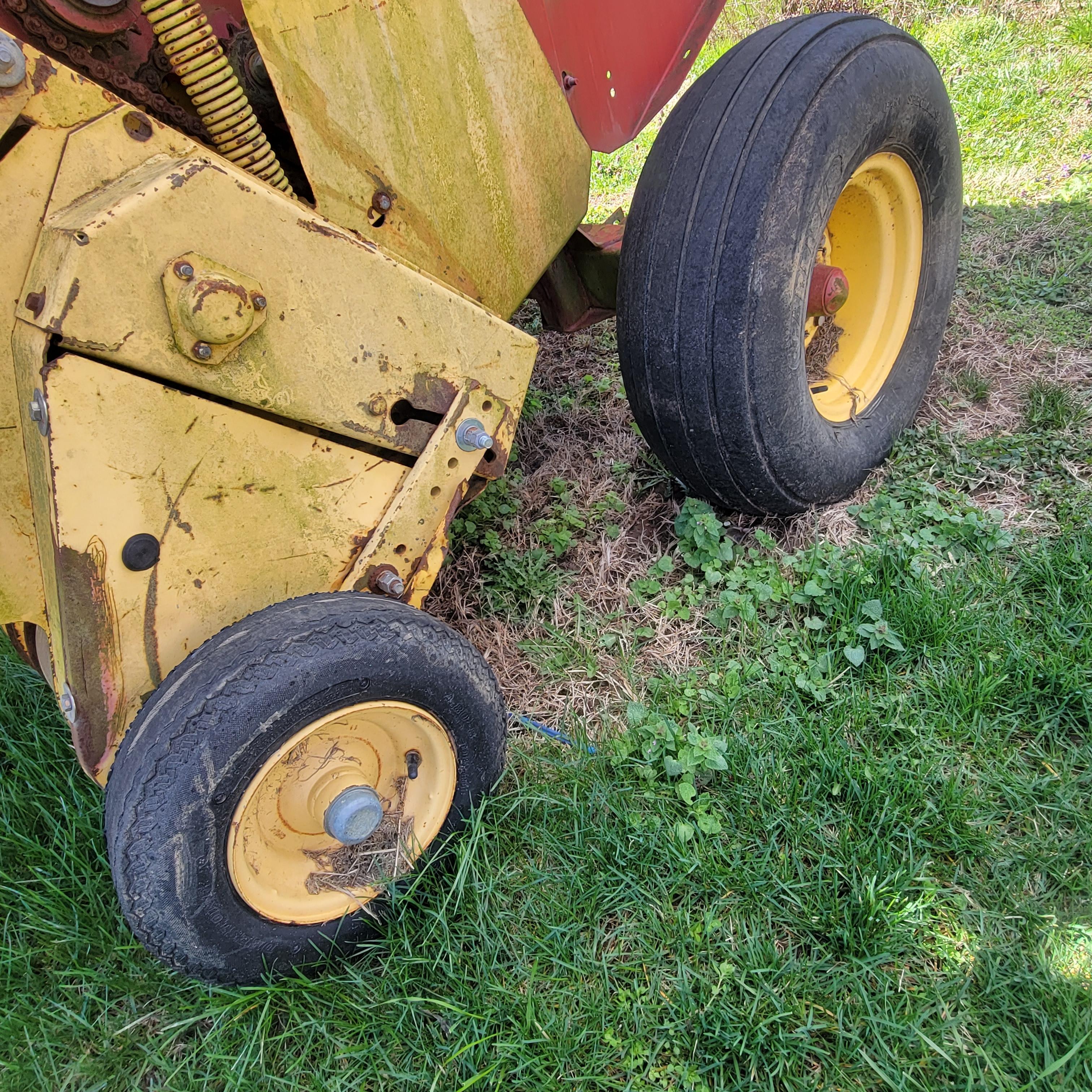 NEW HOLLAND 644 AUTO WRAP BALER W/ PTO