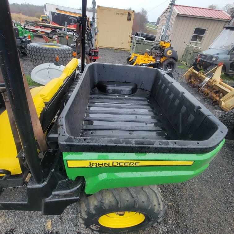 JOHN DEERE GATOR  4X4 XUV560E 4WD 1675 HRS