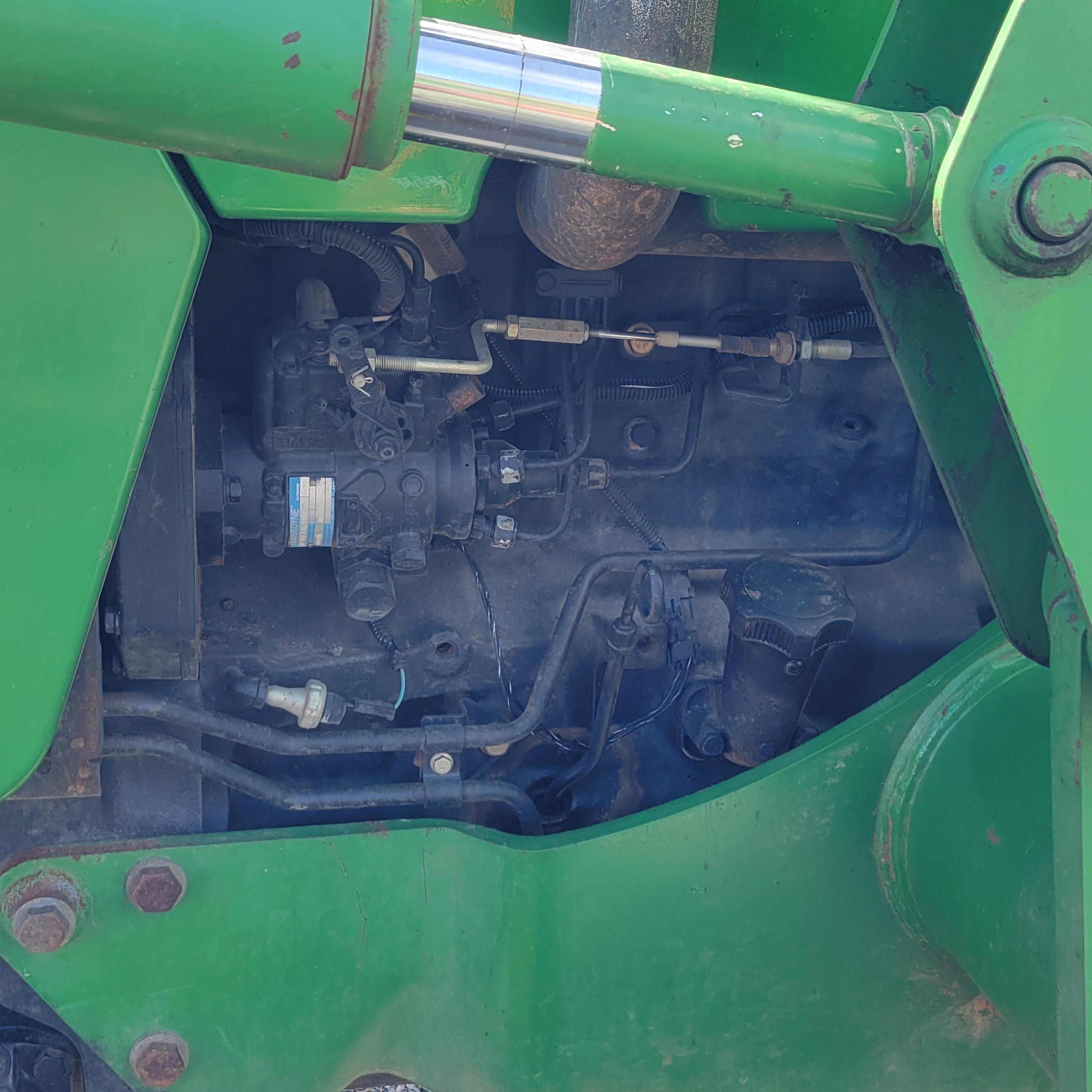 JOHN DEERE 5420 OPEN TRACTOR W/ LOADER BUCKET - 2899 HOURS - WEAK CLUTCH AS IT IS ORIGINAL CLUTCH -