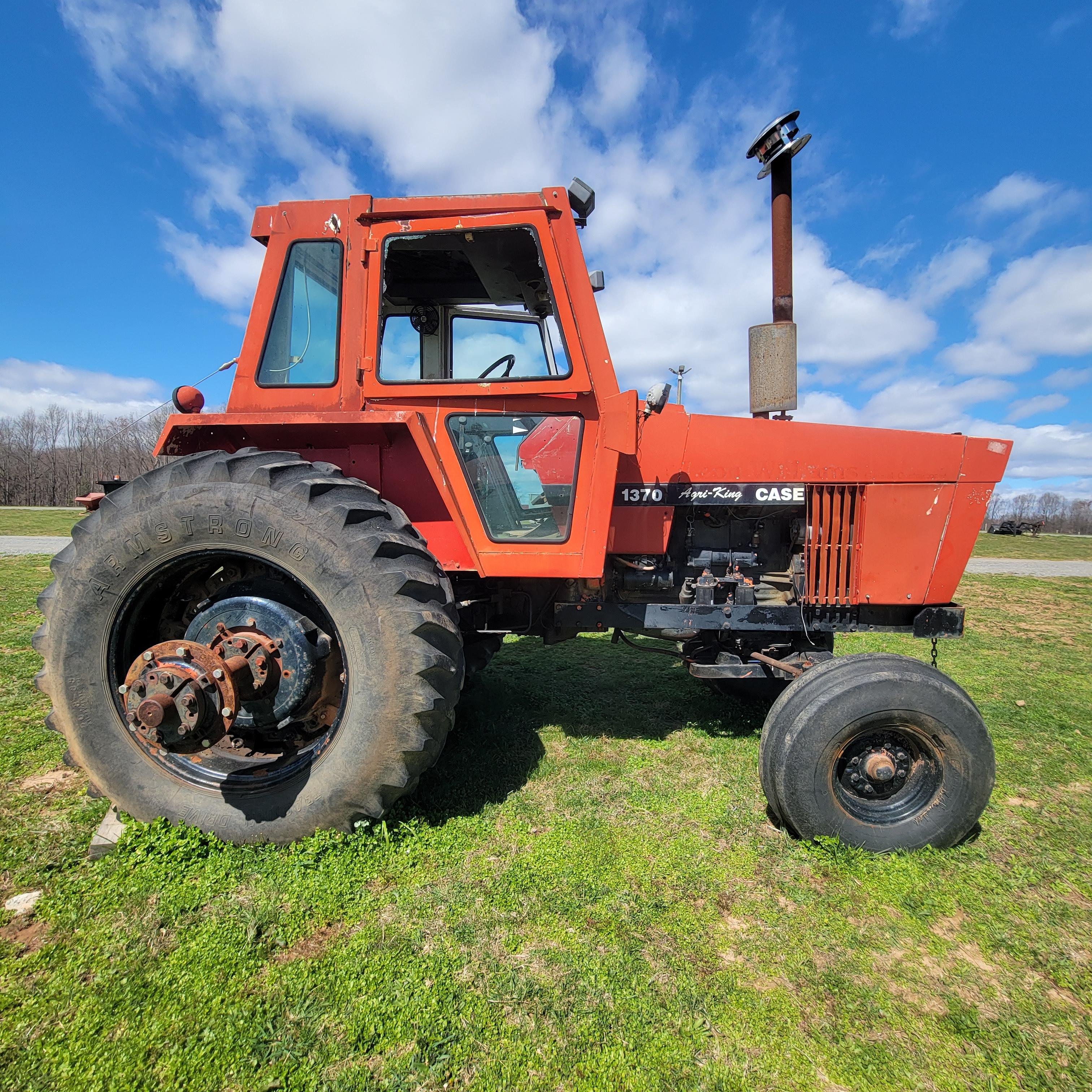 CASE 1370 W/ DUALS 6500 HOURS