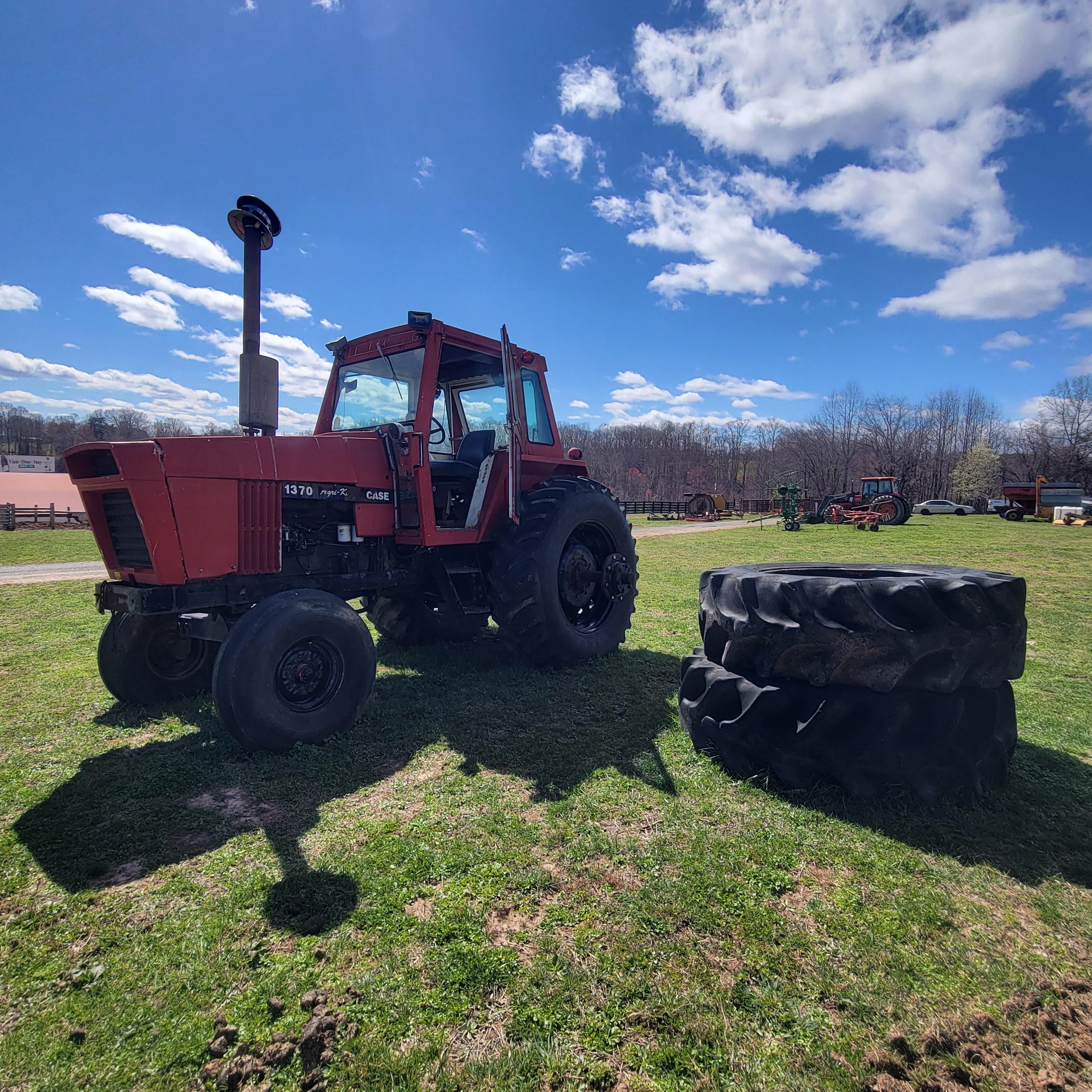 CASE 1370 W/ DUALS 6500 HOURS