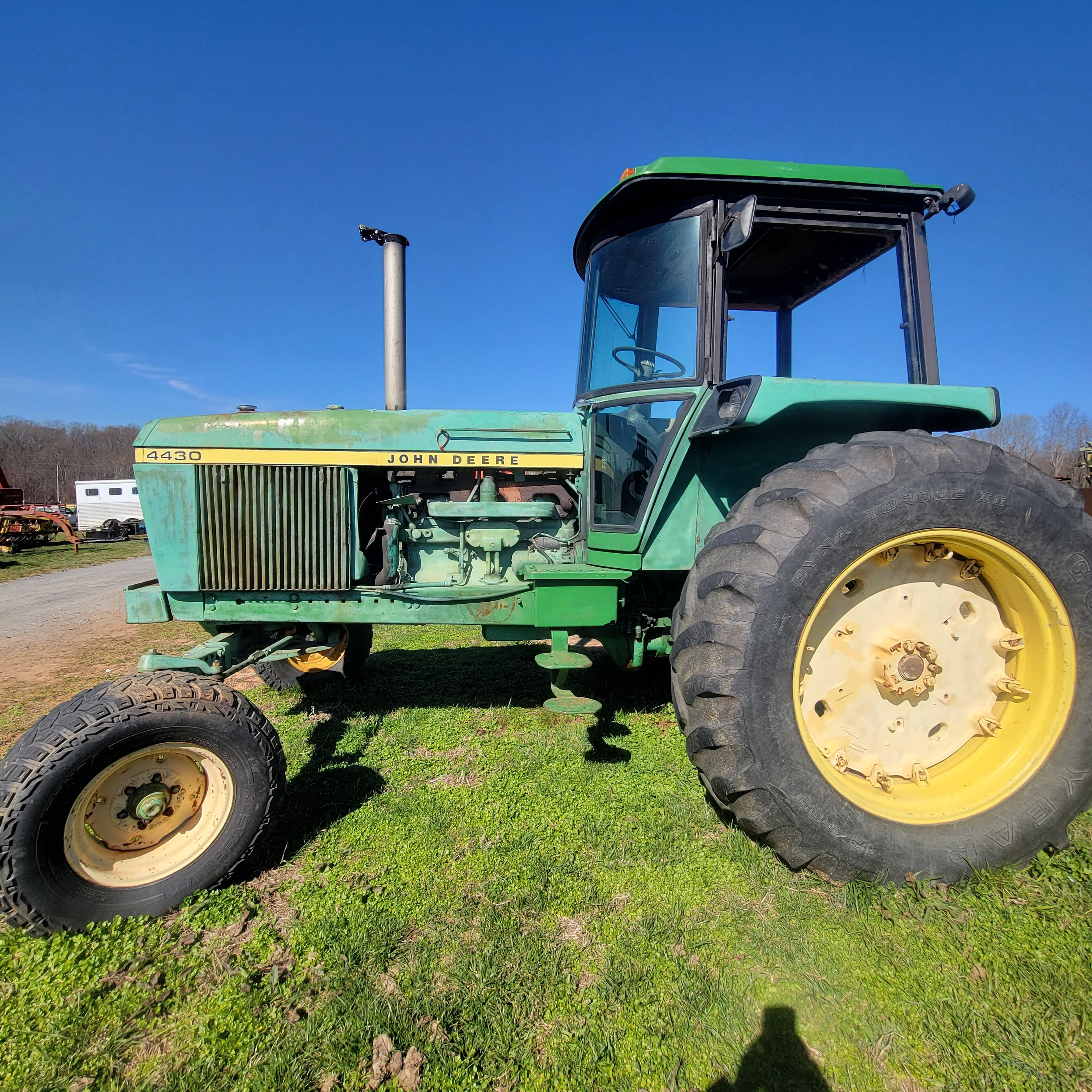 JOHN DEERE 4430 TRACTOR - 1175 HOURS