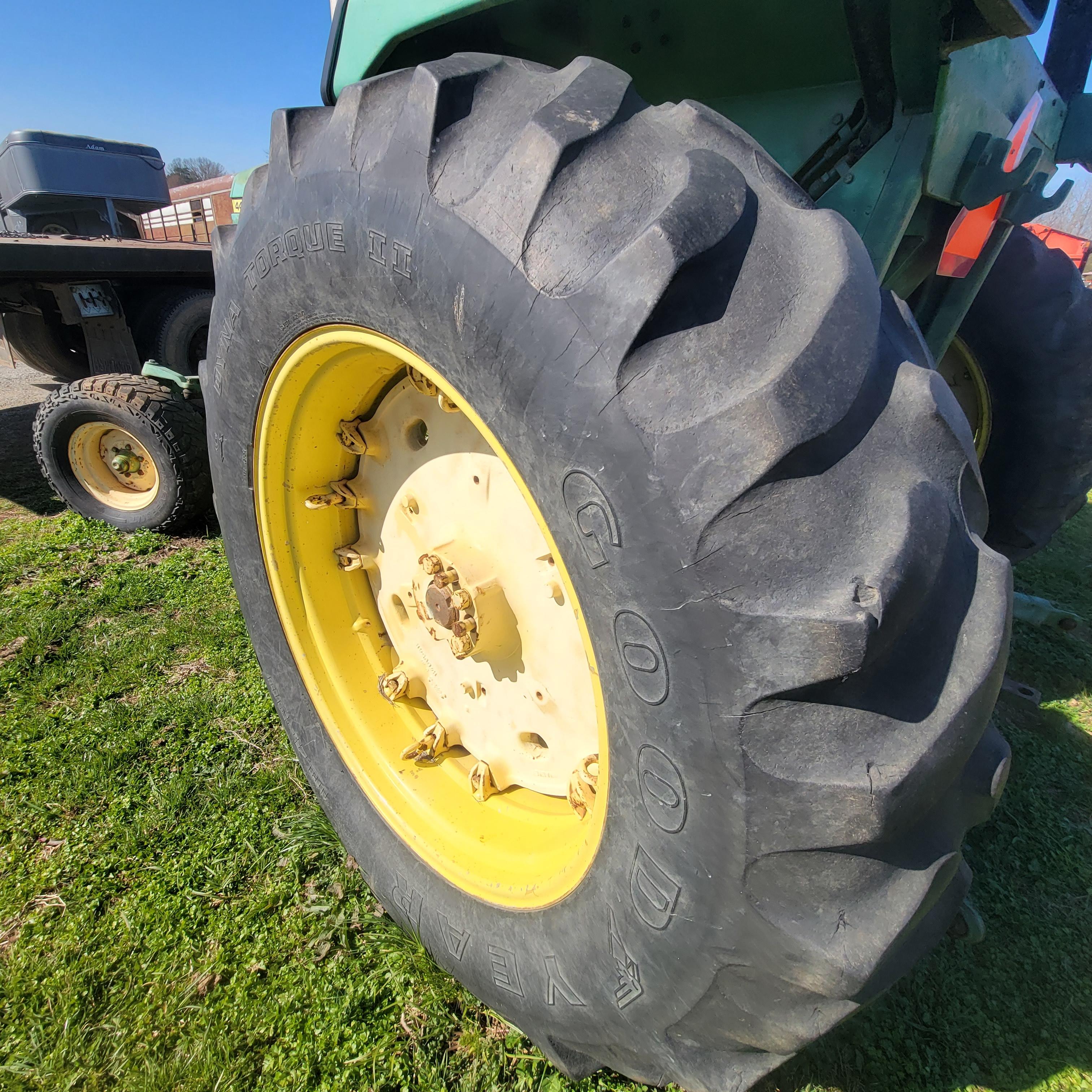 JOHN DEERE 4430 TRACTOR - 1175 HOURS